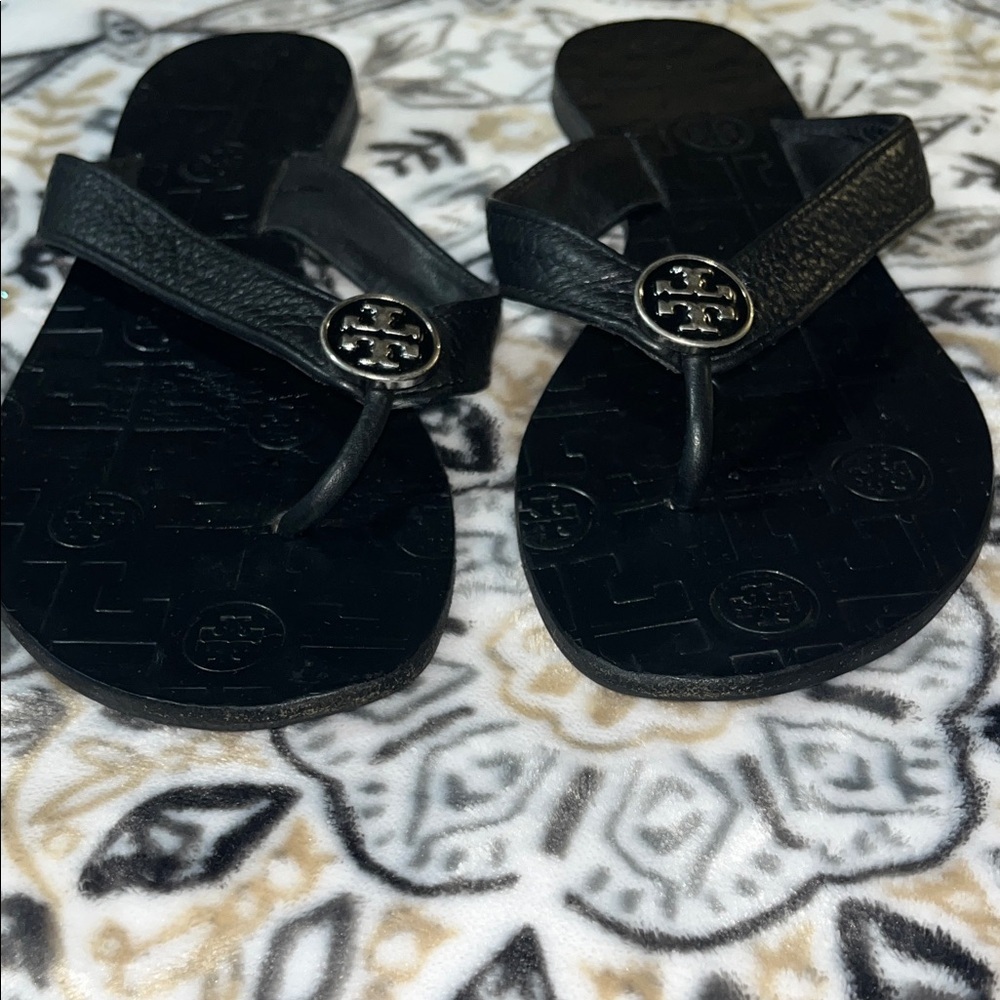 Tory Burch Black Leather Flip Sandals, 7M - Picture 8 of 10